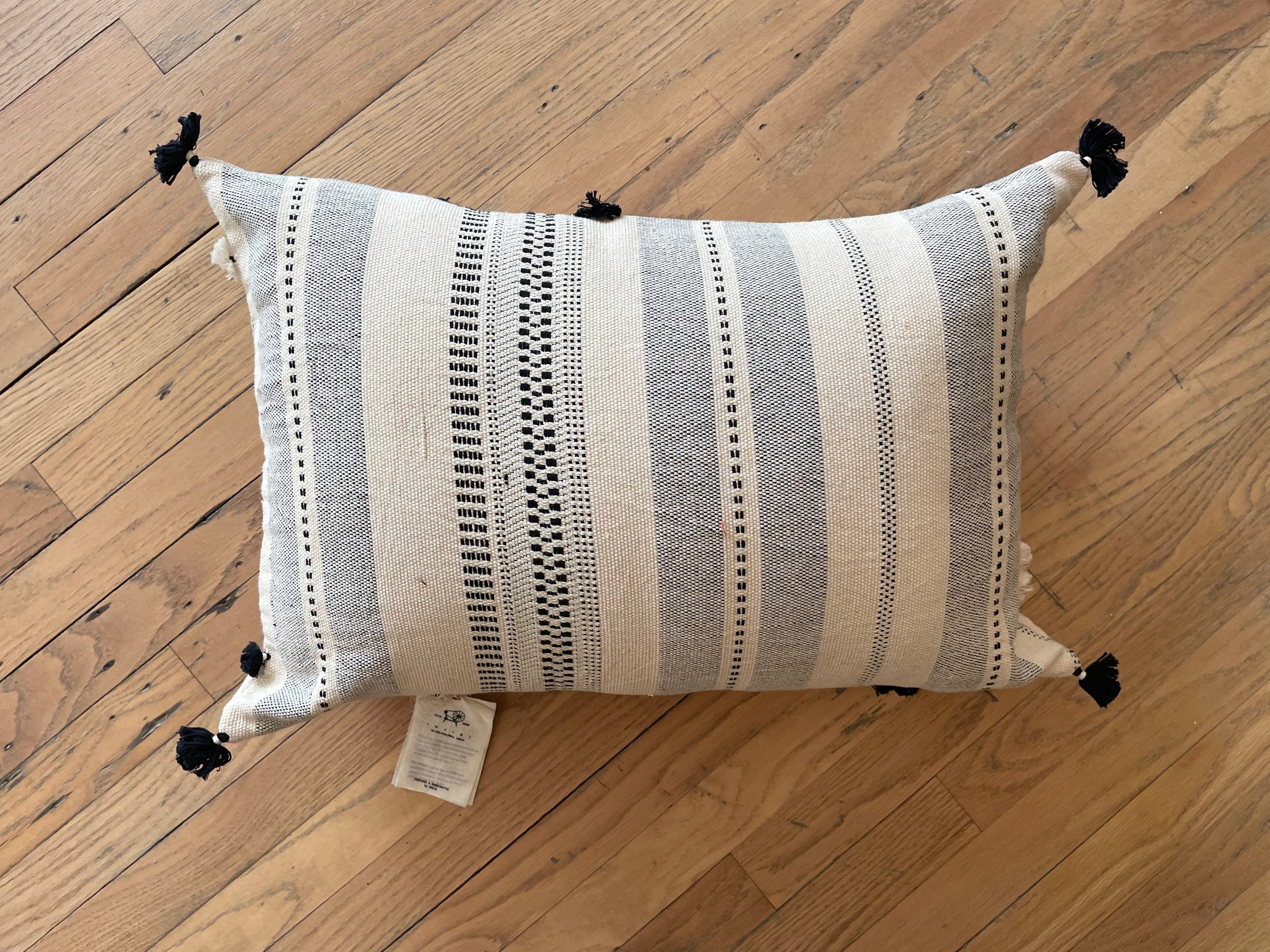 Injiri Pillow Cover (16"x24")