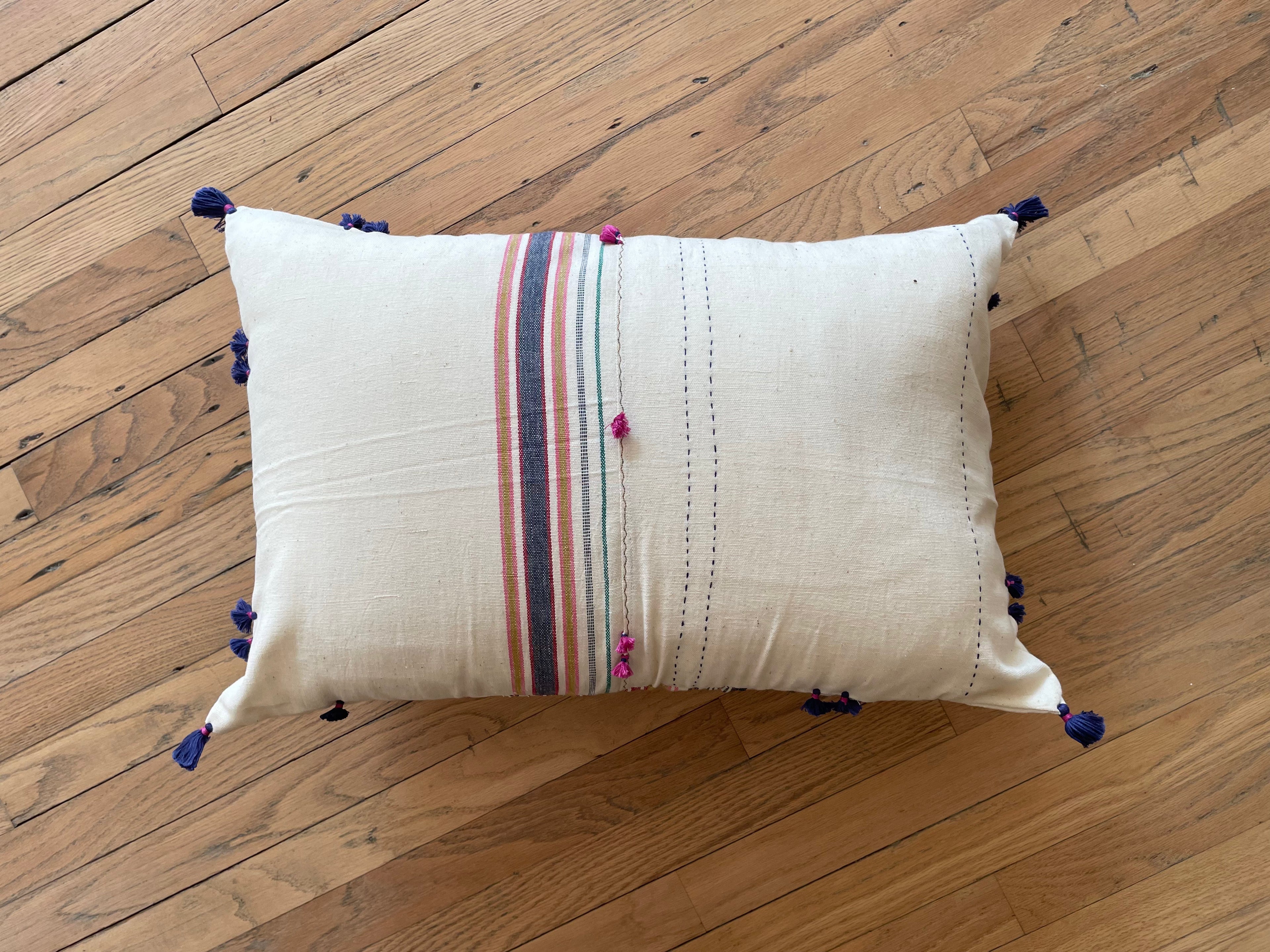 Injiri Pillow Cover (16"x24")